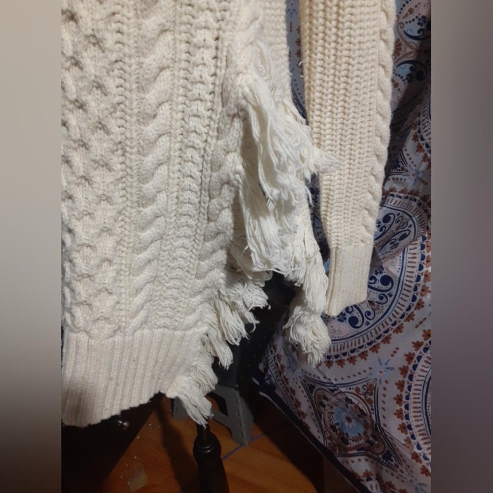 J Crew Women's Cream Color PullOver Sweater Side Ruffled Bottom Flare Chunky - Picture 3 of 9